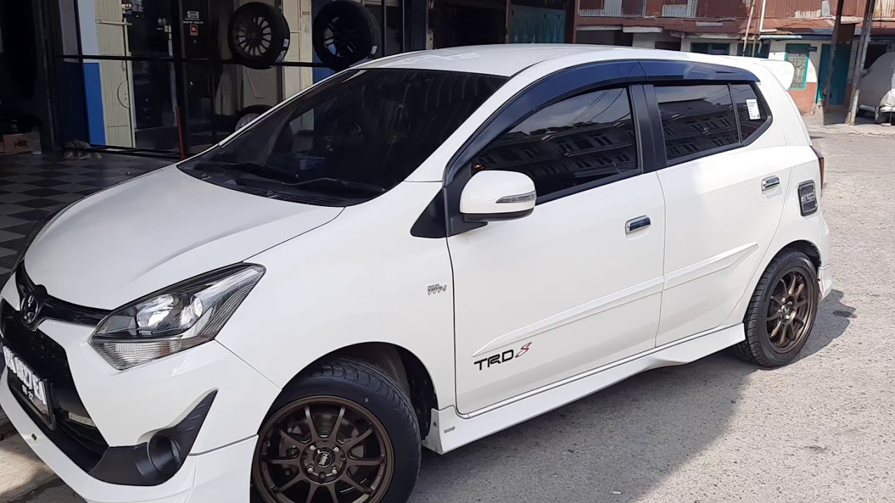  Modifikasi  Mobil  Toyota  Agya  TRD Dengan Velg  HSR Ring 15 