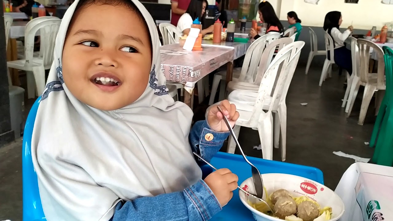 Video Lucu Anak Gagal Nge Vlog Makan Bakso YouTube