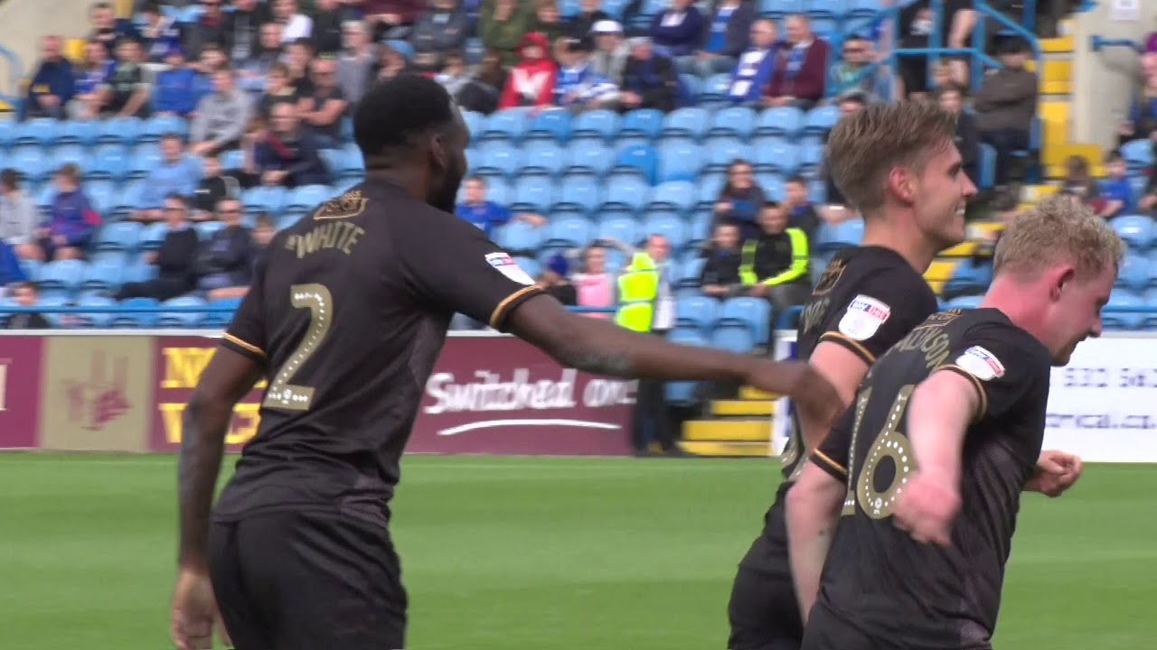 Nicky Maynard scores the second goal at Carlisle