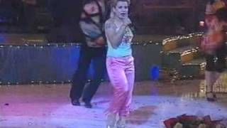 Yulduz Usmonova - Yondiraman yonaman dancing . live 2005