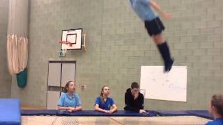Front drop half twist out - Trampolining