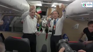 Europei, tra balli e cori, la festa degli Azzurri in volo verso l'Italia