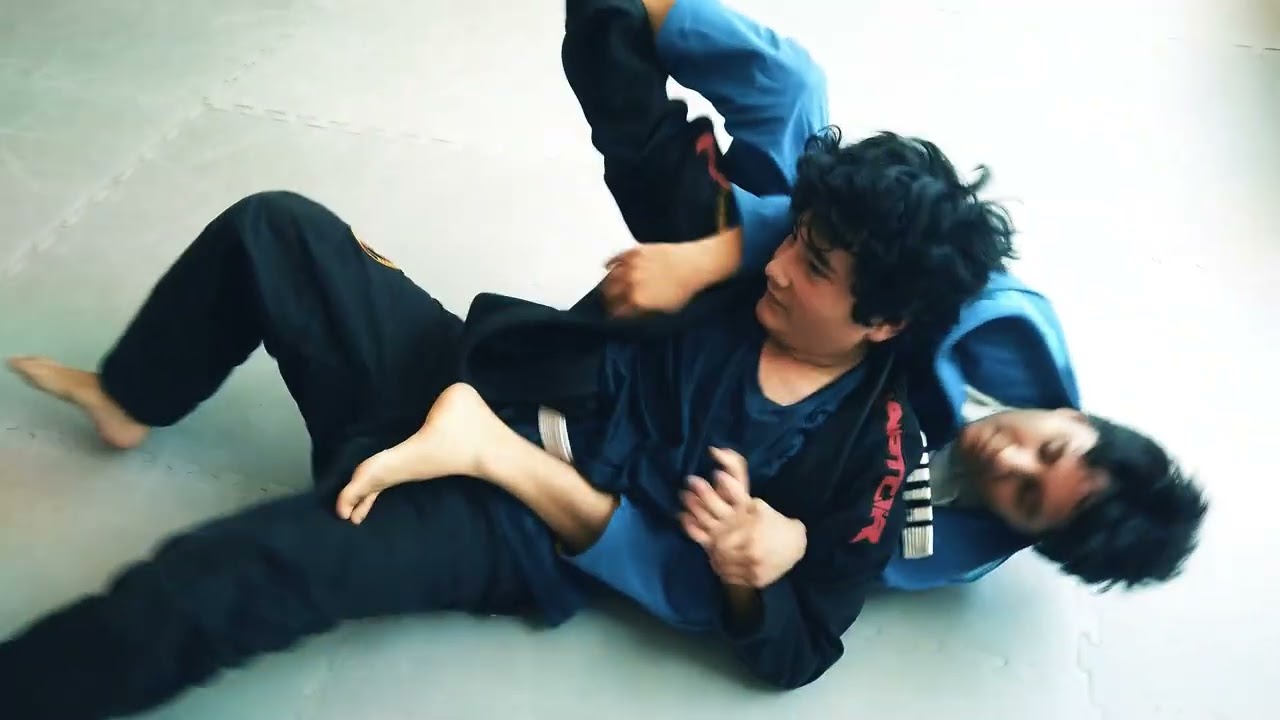 Lucas - Aaron sparring Jiu Jitsu parte 2