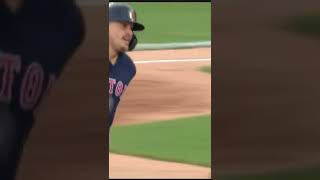 Kike Hernandez Smashes First Pitch of Game over the fence