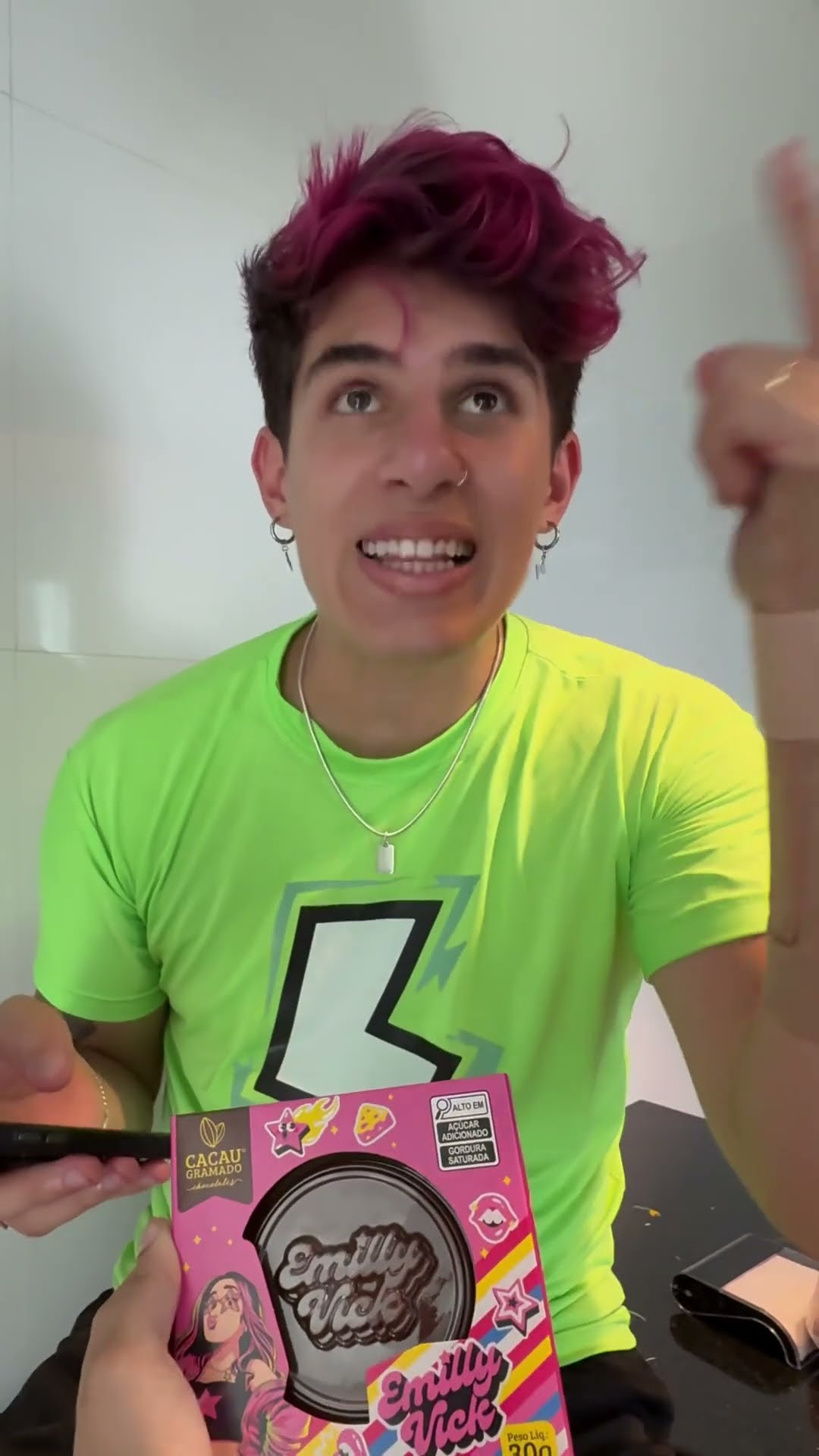 PEGUEI OS ROSA NO FLAGRA *Emilly Vick #publi