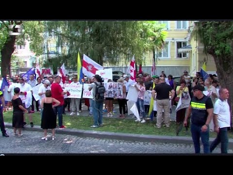 „არა ავტორიტარიზმს“ - აქციით ბათუმში, სადაც საერთაშორისო კონფერენცია იმართება