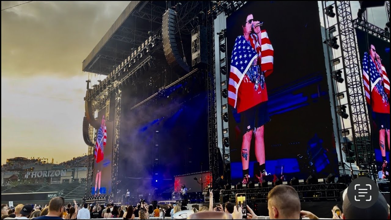 HARDY GOD'S COUNTRY (Live) Ending/USA Chant at Wrigley Field YouTube