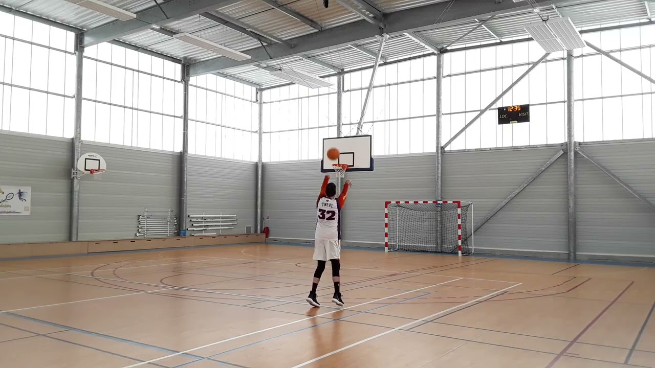 1940) 50/63 à 3pts 79% (200) 01/03/26 (97000)