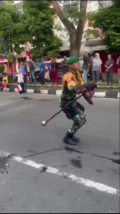Aksi mayoret TNI bikin kagum di kegiatan Kirab Merah Putih Kota Bogor 2022