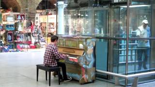 Yann Tiersen - La Dispute - Piano [St. Pancras Station]