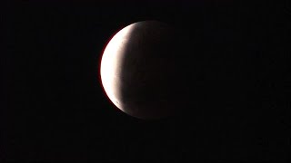24年ぶりの天体ショー スーパームーンの「皆既月食」