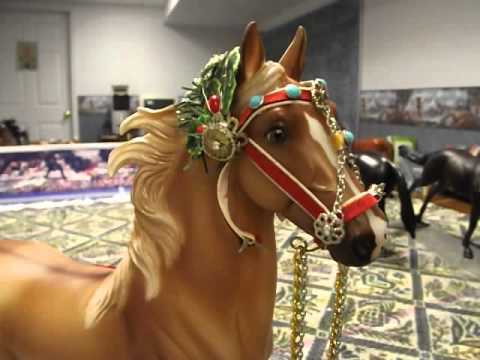 Breyer 2013 Holiday On Parade Christmas Horse Review - YouTube