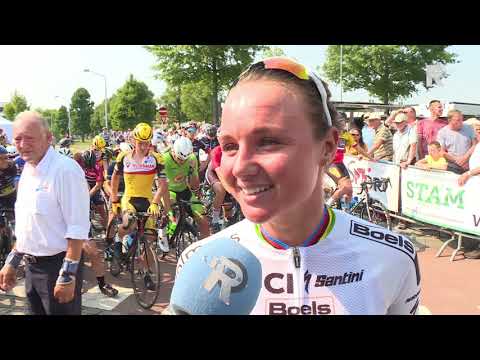 Video: Chantal Blaak wint Omloop Het Nieuwsblad vrouwen na solo-aanval