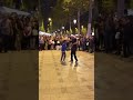 Dance chaabi maroc dans les rues de paris جزائري في باريس مرونها شطيح في الحلقة. 2019