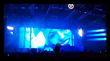 Armin Van Buuren - I Live For that Energy (ASOT 800 Anthem) at EVC Mumbai Goregaon Nesco 16 Dec 2017
