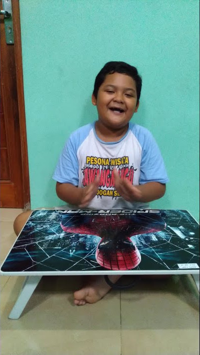 Menyanyi dengan iringan tepuk tangan ππ