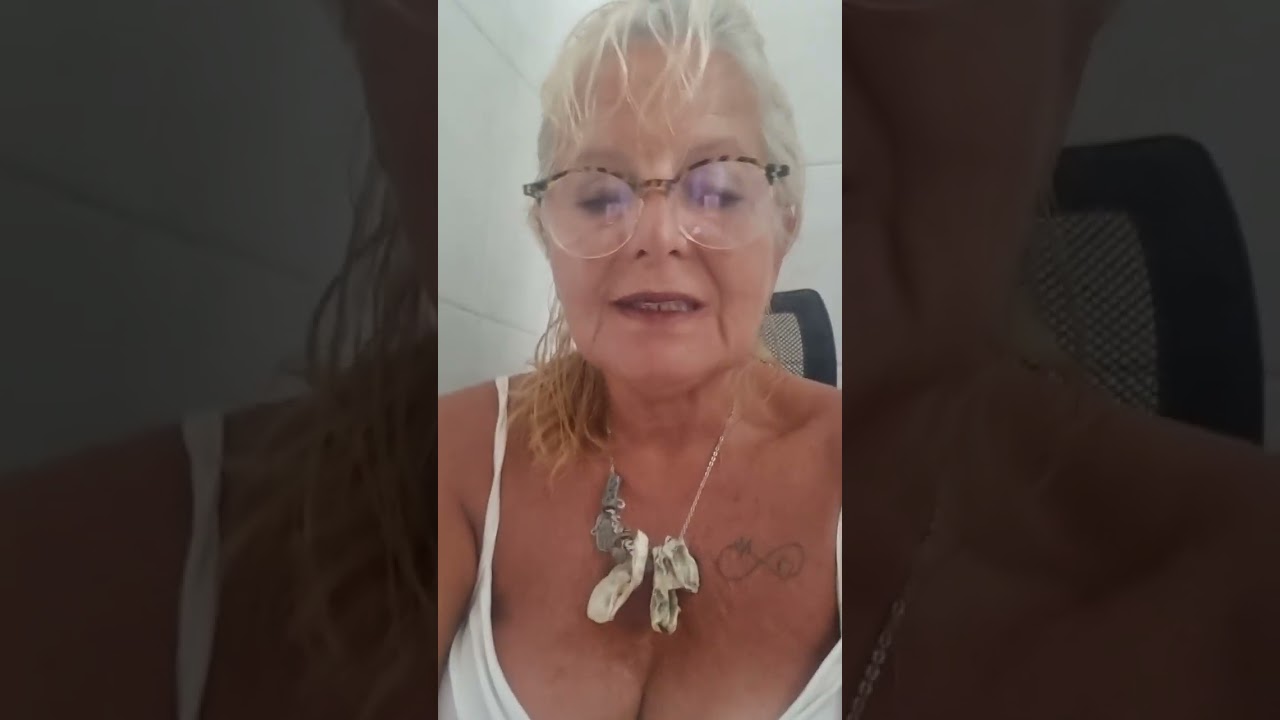 ///REFLEXÕES/// GRATIDÃO  E FELICIDADES  NESTE DIA 25/12/23///GISLAINE MOREIRA. //