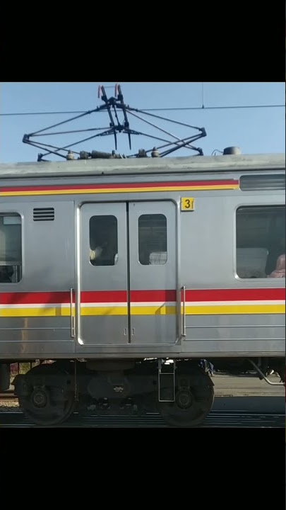 suara KRL melintas