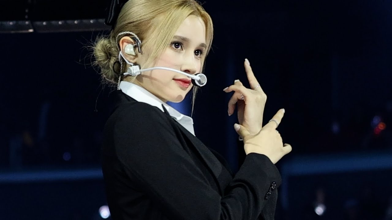 4K60fps HUENING BAHIYYIH ‘MR  MR ’ COVER KCON FANCAM 230819 Kep1er 휴닝바히에