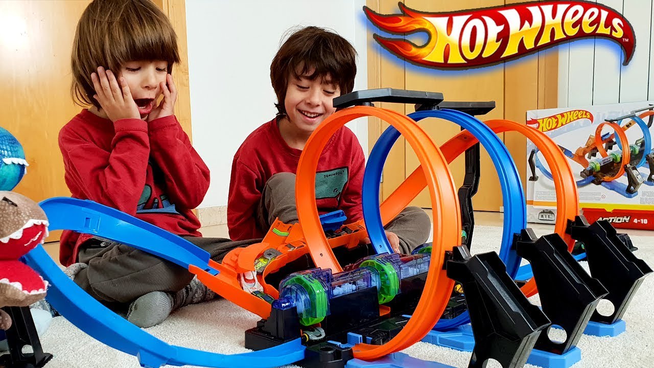 TRIPLE LOOPING INFERNAL HOT WHEELS ACTION en nuestra NUEVA CASA A