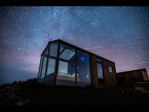 Wideo: Islandzka Panorama Glass Lodge To Idealna Baza Kwarantanny