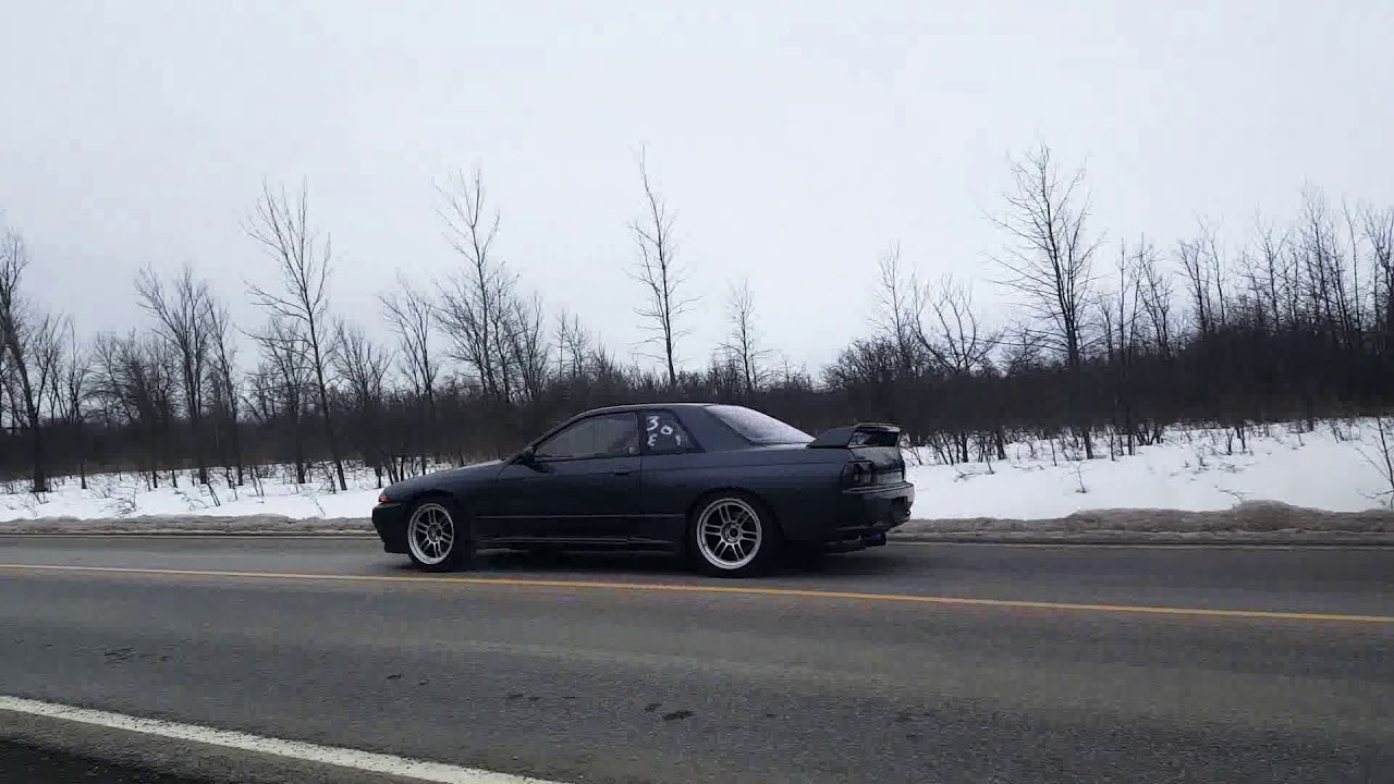 R32 GTR 800HP LAUNCH ROLLING COAL 🔥💪 - YouTube