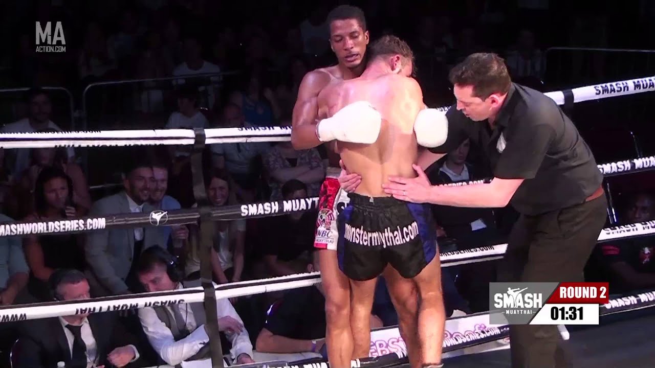 Marcus Crompton vs Femi Akinade (Fight Video)