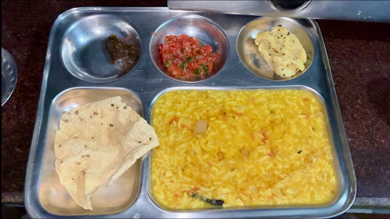 एकबार ऐसी बिना मसाले वाली खिचड़ी बना लेंगे, तो गारंटी है बार-बार बनाकर खाएंगे । Saturday Special ||