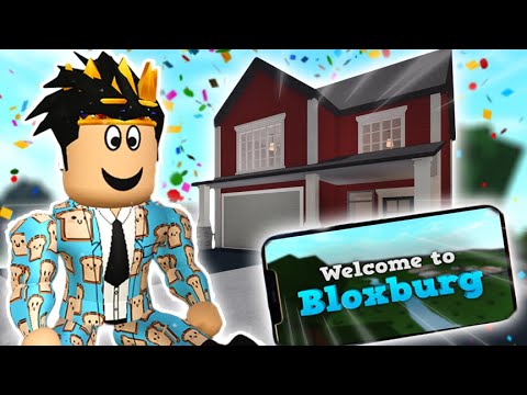 trying to PLAY BLOXBURG ON MOBILE... and building a house oh no - YouTube