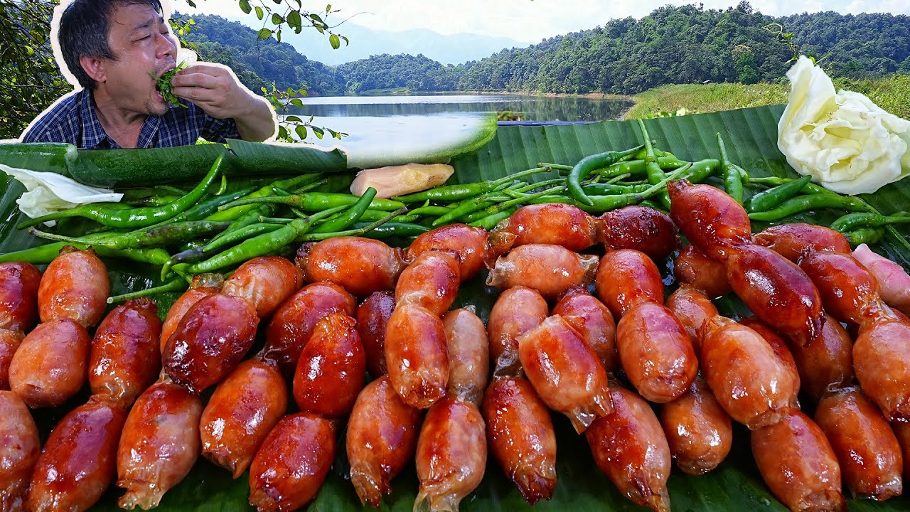 ไส้กรอกอีสานย่างร้อนๆเปรี้ยวๆหอมๆ แกล้มพริกยกต้น ขิงก็ขุดมาสดๆเลยครับ-27-09-2023-