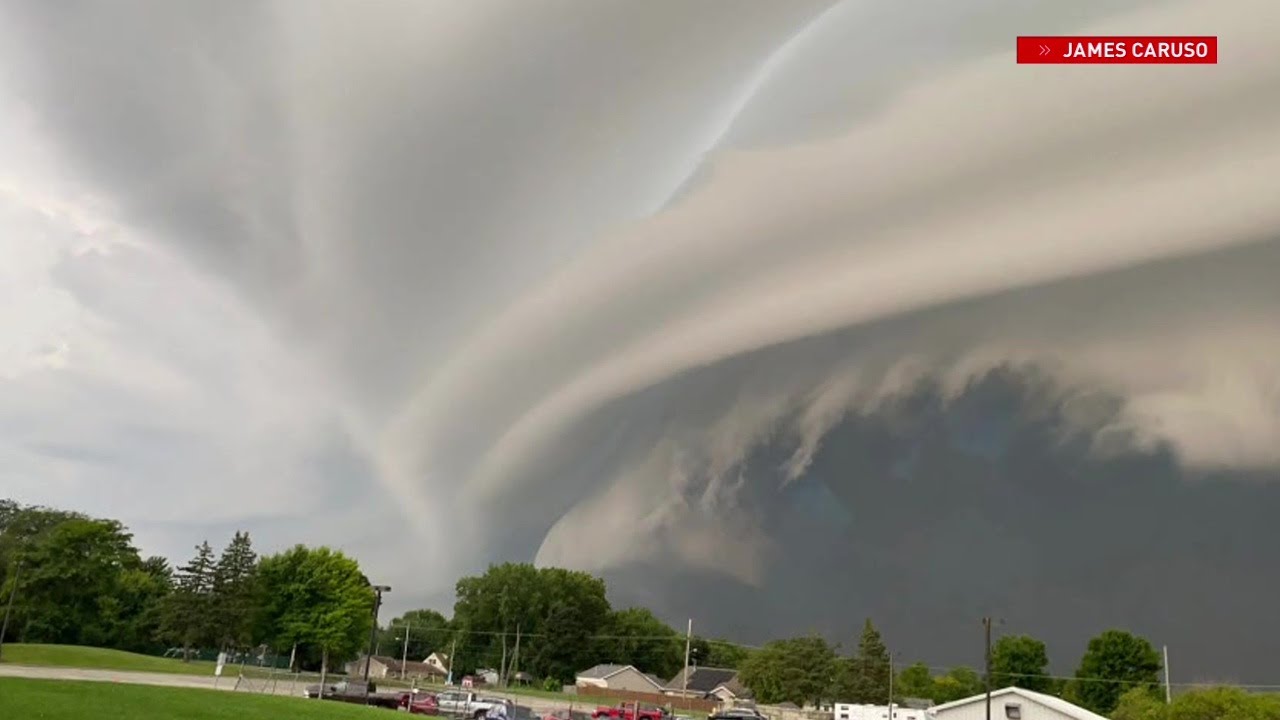 Impressive Shelf Cloud - YouTube