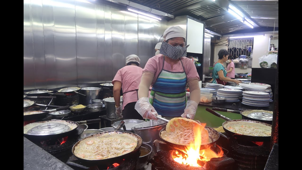 bánh xèo ở đâu ngon tphcm Update 2022 Quán bánh xèo lâu đời ở Sài Gòn, 100k một cái