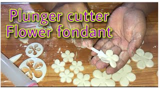 How to make easy fondant flowers using plunger cutters. Marshmallow fondant .