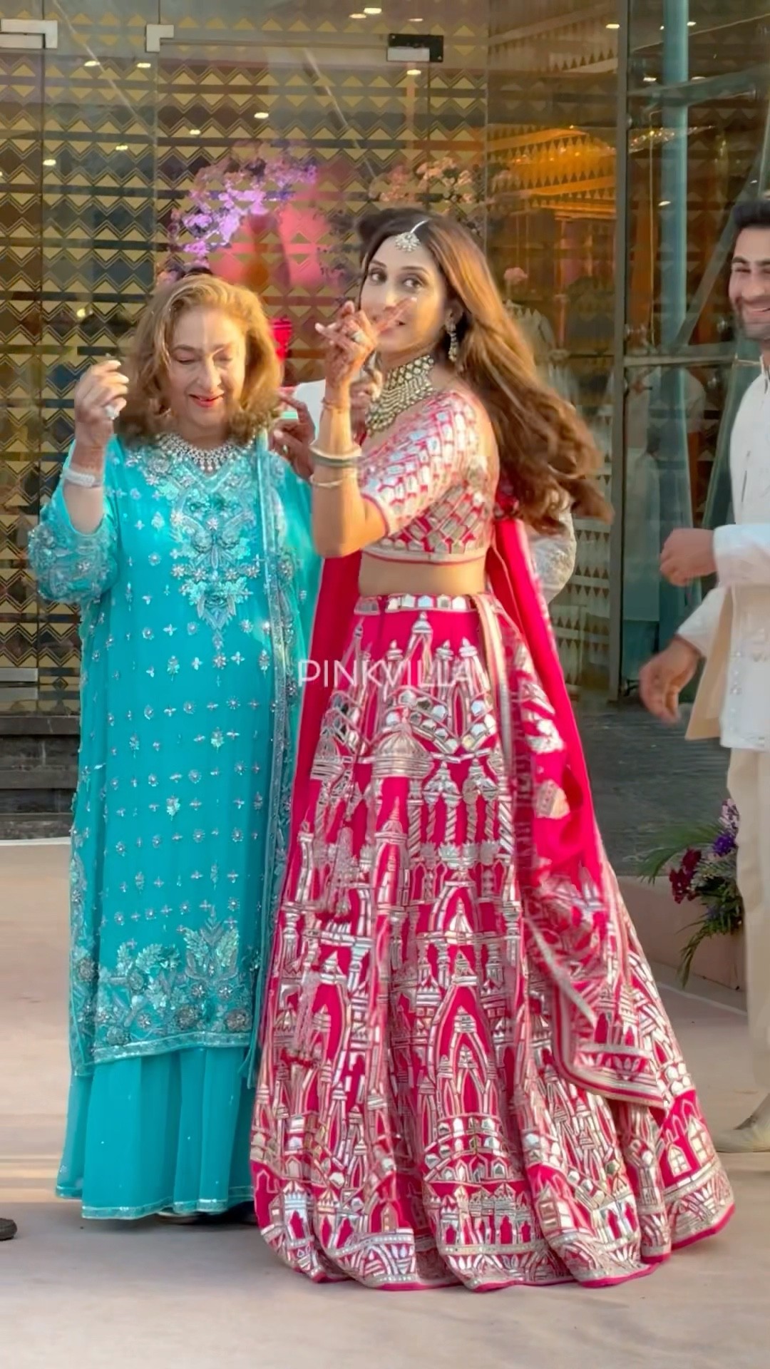 The way Aadar Jain, Anissa Malhotra Jain \u0026 Armaan Jain FIX their MOM’s hair? | #shorts #bollywood