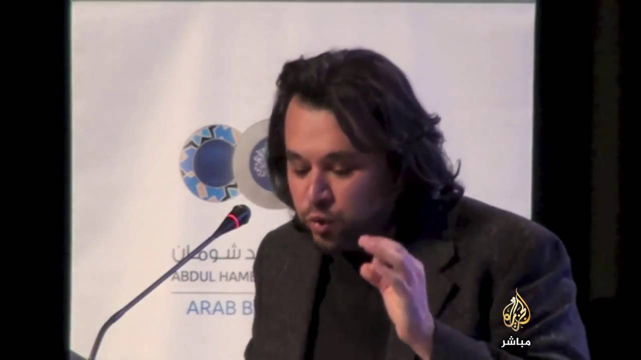 قصيدة " باسمك يا أمي " لأول مرة يلقيها الشاعر تميم البرغوثي لوالدته "رضوى عاشور"