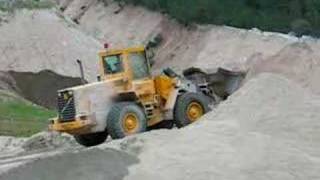 Volvo L90C staking sand in a quarry - Italy 2007