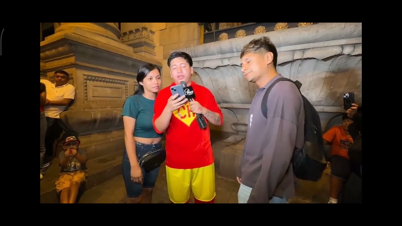 LE TIRABA A SU AMIGA 