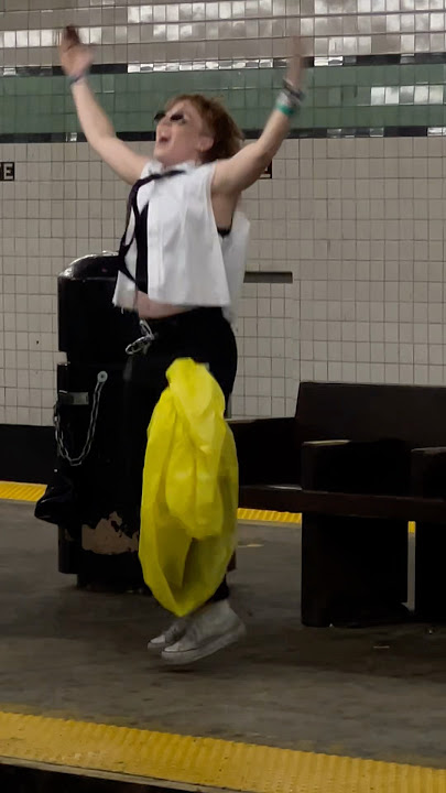 New York’s Hottest Club is the subway singing HOT TO GO!