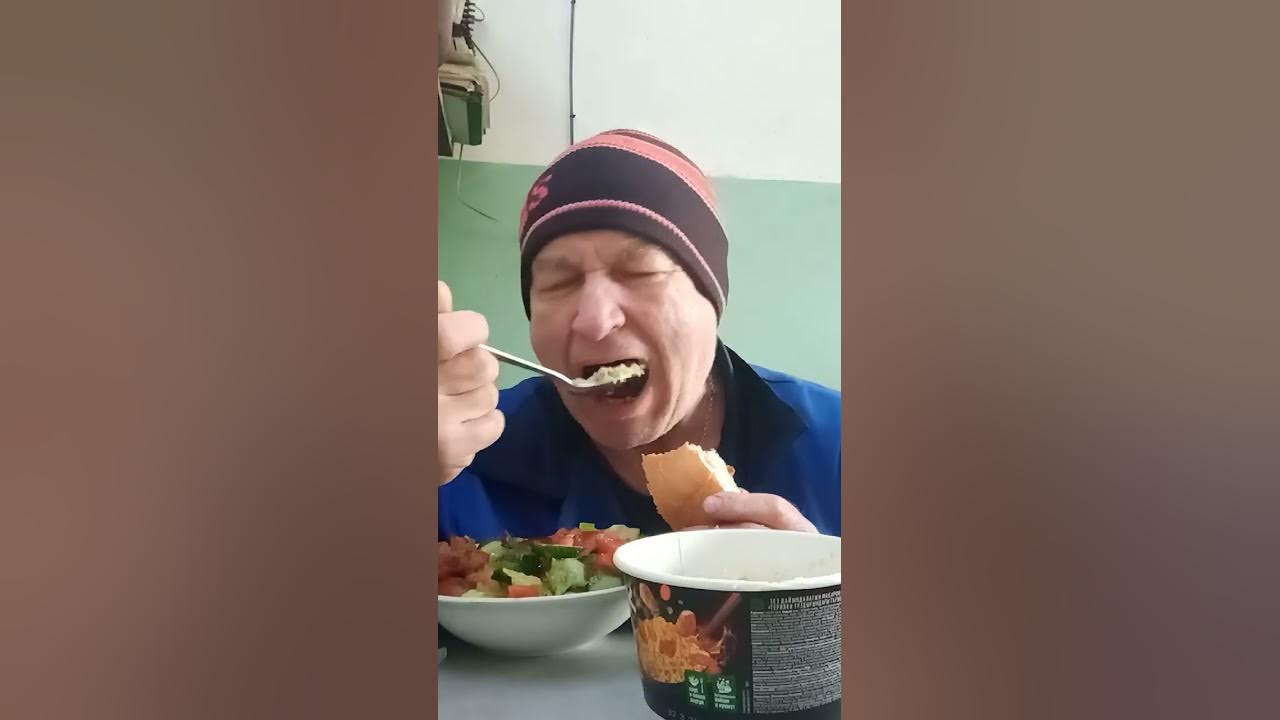 Мукбанг на вечер биг бон вок и салат - YouTube