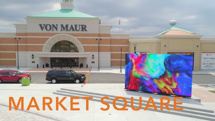 Von Maur Corners at Brookfield