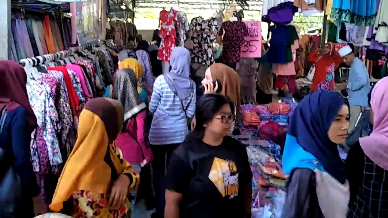 Suasana Pasar Kemboja Parit Buntar Semasa Ramadan - YouTube