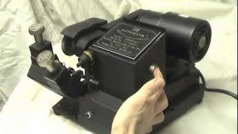 Cutting keys on the HPC Automate™ Automatic Key Duplicator