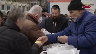 Thousands receive food Packages for Passover 5782 - 2022