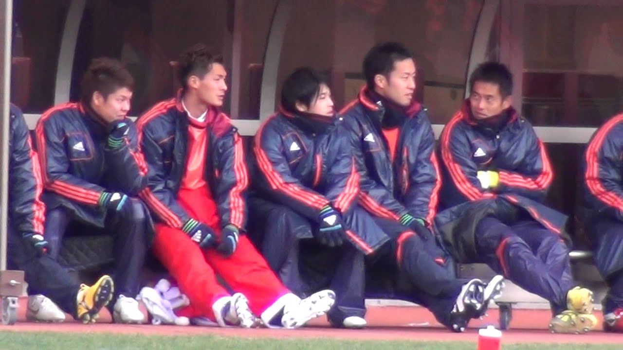 Atsuto Uchida & Shinji Kagawa 20111223 Charity match 1st-half #1