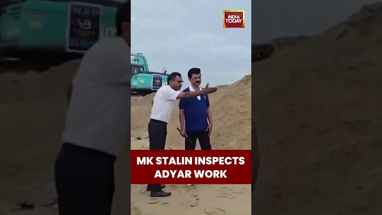 Глава правительства Тамил Наду М.К.Сталин инспектирует работы по очистке от ила и расширению усть...