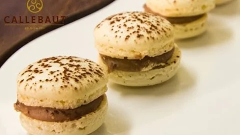 Chocolate (gianduja) macaroon recipe ideas from pa...