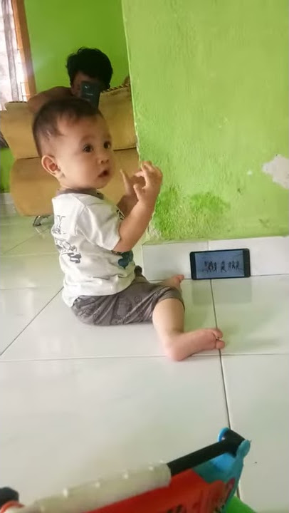 Viral Bayi umur 1th asik joget lagu bang jago