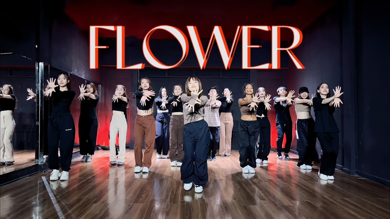 JISOO - ‘꽃(FLOWER)’ 🌺 Dance Cover by BoBoDanceStudio - YouTube