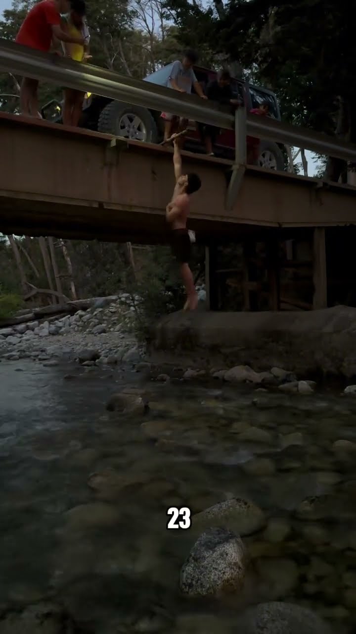 Se me quedo el auto en el río ?