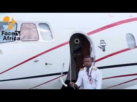 Alaafin of Oyo and his Olori flew to Benin in his private Jet